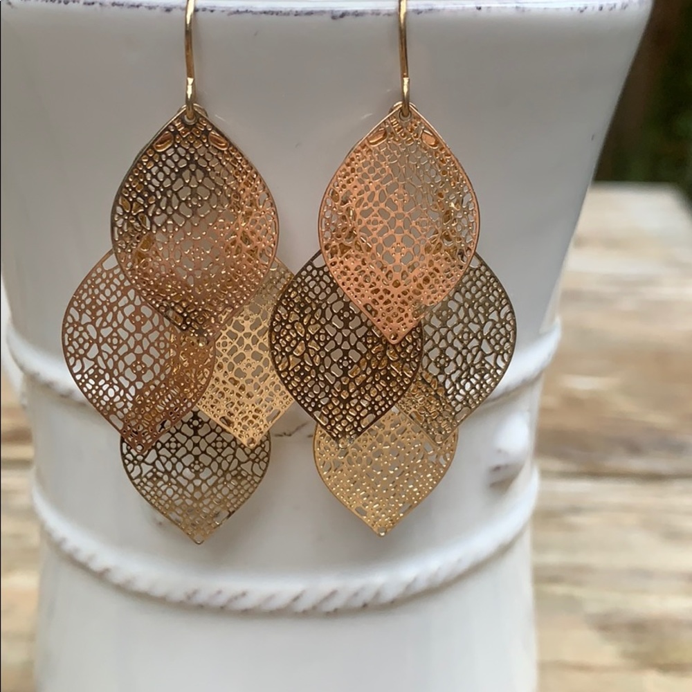 Leaf layered earrings